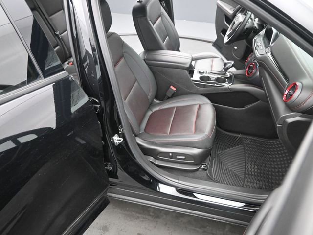 Used 2022 Chevrolet Blazer RS w/ Enhanced Convenience Package image 19