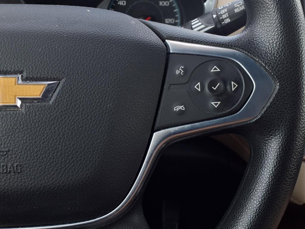 Used 2022 Chevrolet Traverse LS image 17