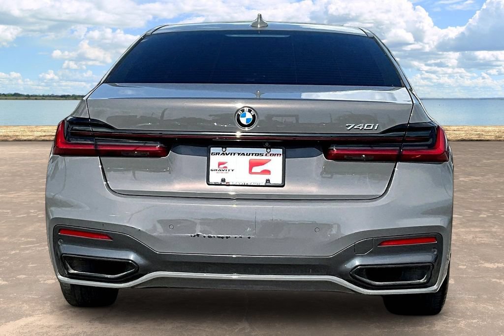 Used 2020 BMW 740i w/ M Sport Package RWD image 5