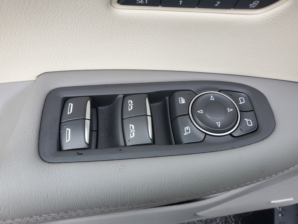 Certified 2024 Cadillac XT5 Premium Luxury w/ LPO, Floor Liner Package AWD/4WD image 17