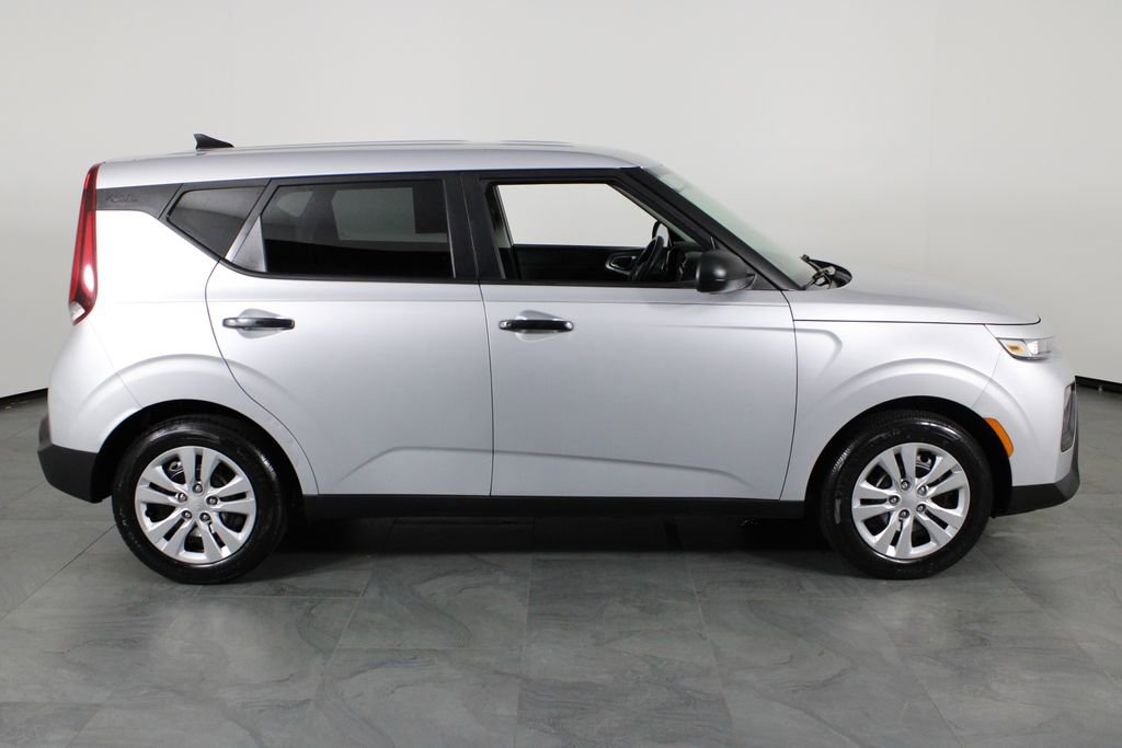 Used 2020 Kia Soul LX image 13