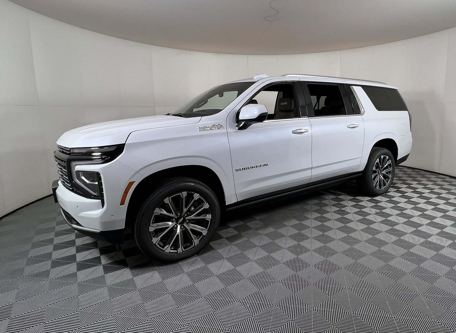 New 2026 Chevrolet Suburban High Country image 2