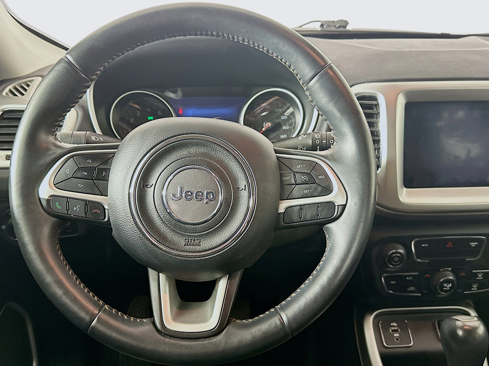 Used 2018 Jeep Compass Latitude w/ Popular Equipment Group FWD image 17