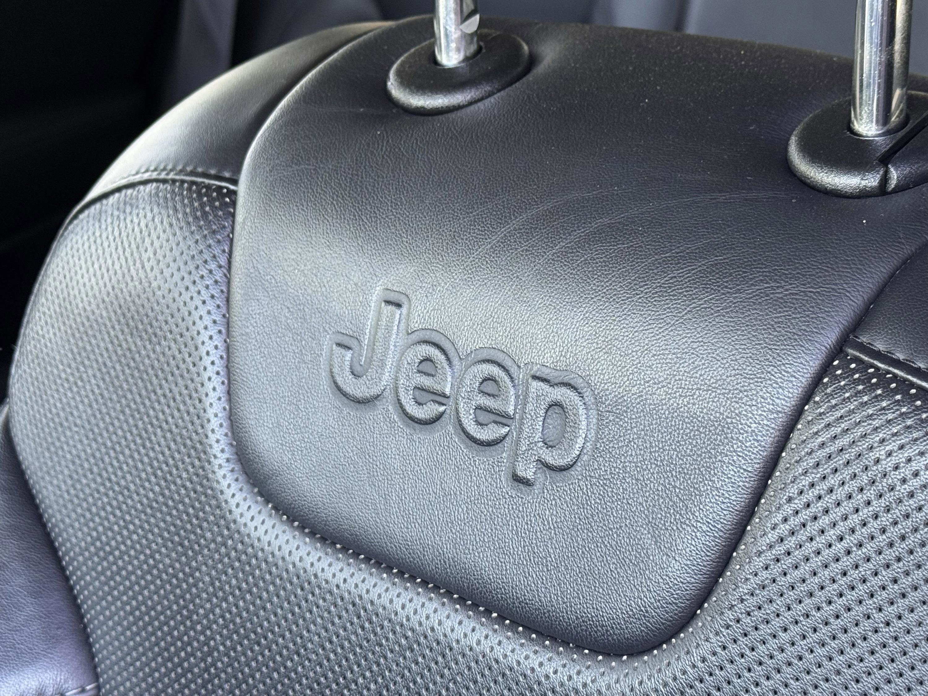 Used 2020 Jeep Cherokee Limited AWD/4WD image 12
