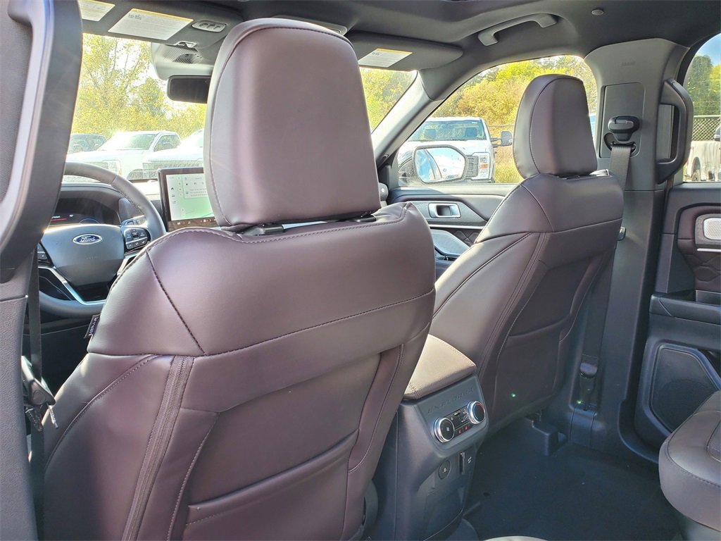 New 2026 Ford Explorer Platinum image 28