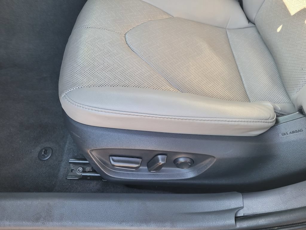 Used 2024 Toyota Camry XLE w/ Navigation Package FWD image 27