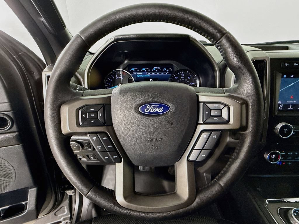 Used 2018 Ford Expedition XLT w/ Equipment Group 202A AWD/4WD image 13