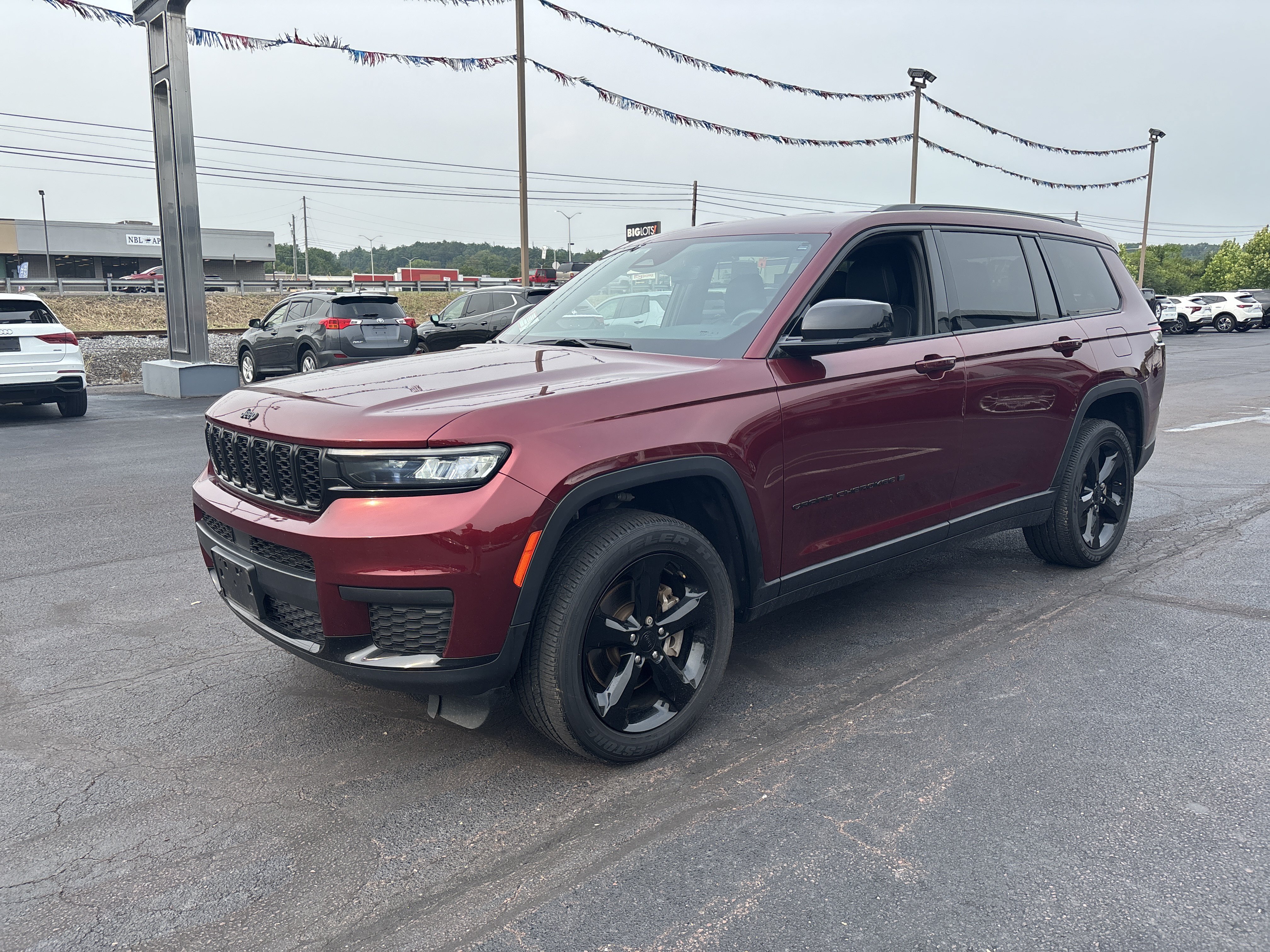 Used 2023 Jeep Grand Cherokee L Laredo AWD/4WD image 8