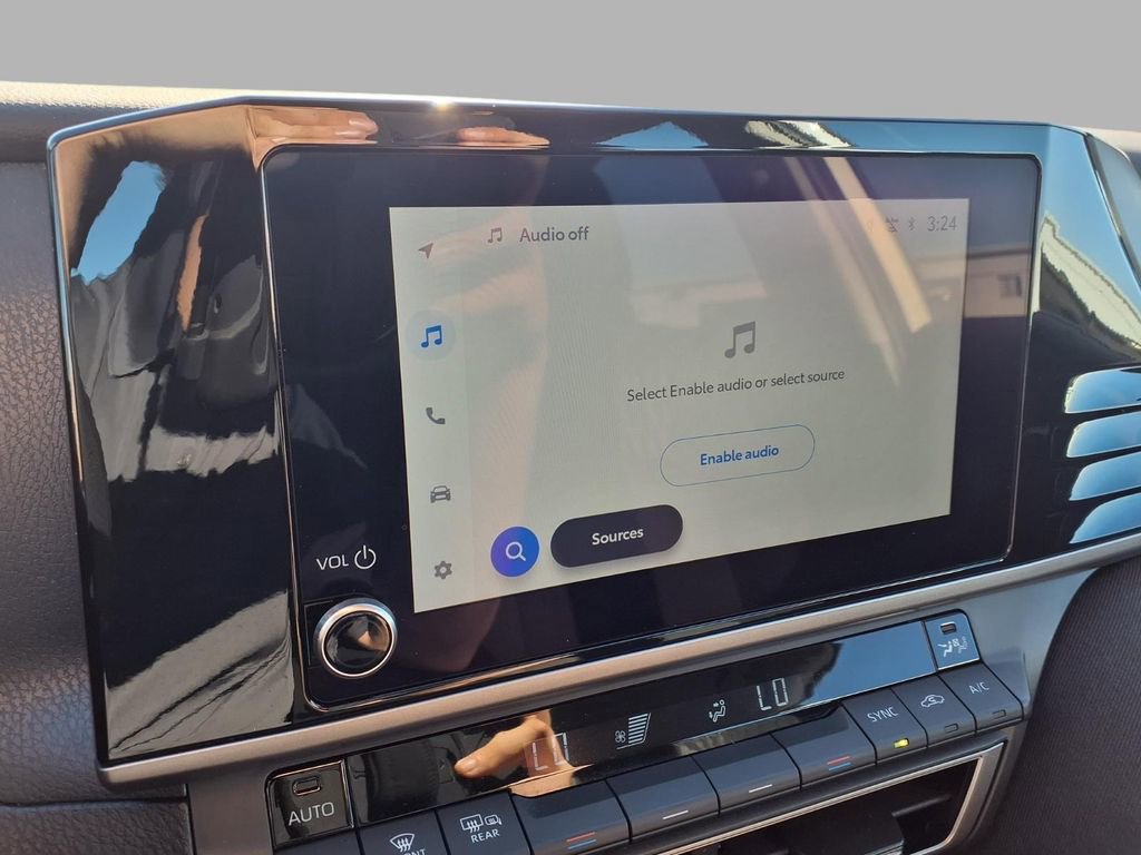 Used 2025 Toyota Camry LE image 6