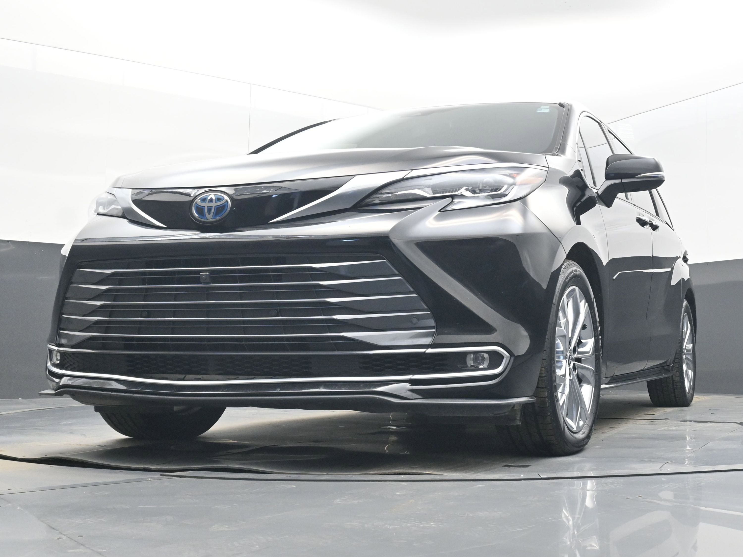 Used 2022 Toyota Sienna Platinum image 27