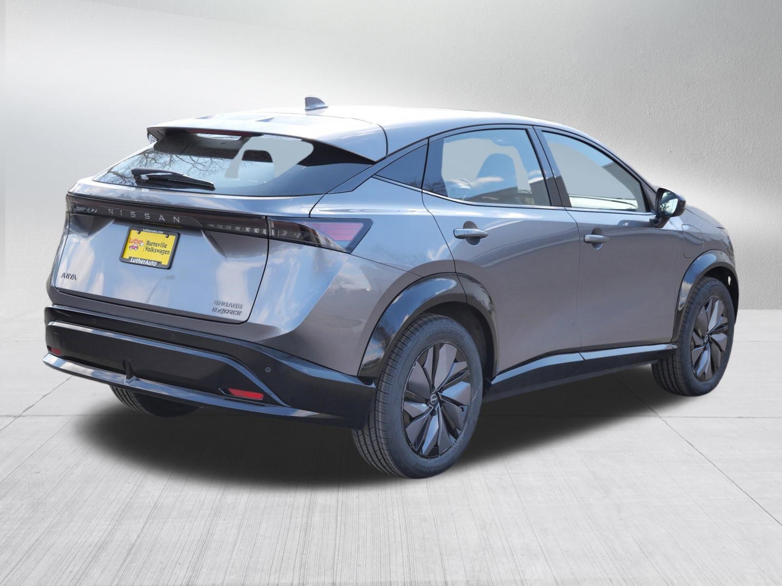 Used 2023 Nissan Ariya AWD image 7