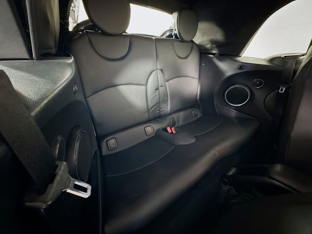 Used 2011 MINI Cooper S image 32