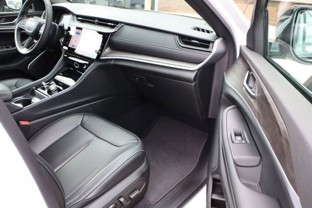 Used 2026 Jeep Grand Cherokee L Limited AWD/4WD image 48