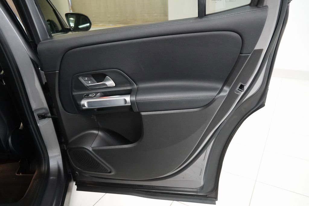 Used 2020 Mercedes-Benz GLB 250 4MATIC image 29