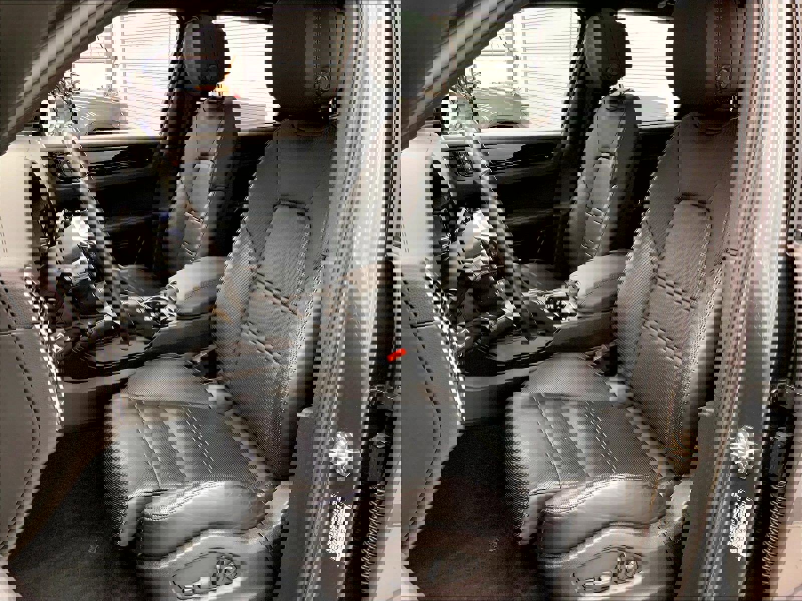 Used 2023 Porsche Cayenne image 5