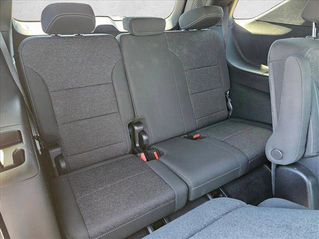 Used 2025 Chevrolet Traverse LT w/ Driver Confidence Package image 25