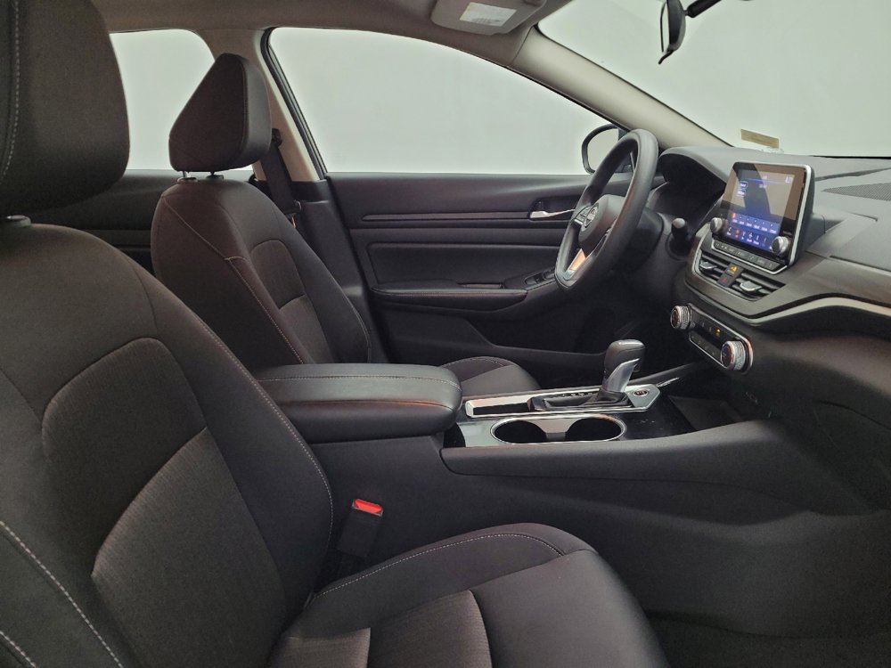 Used 2024 Nissan Altima 2.5 SV image 21