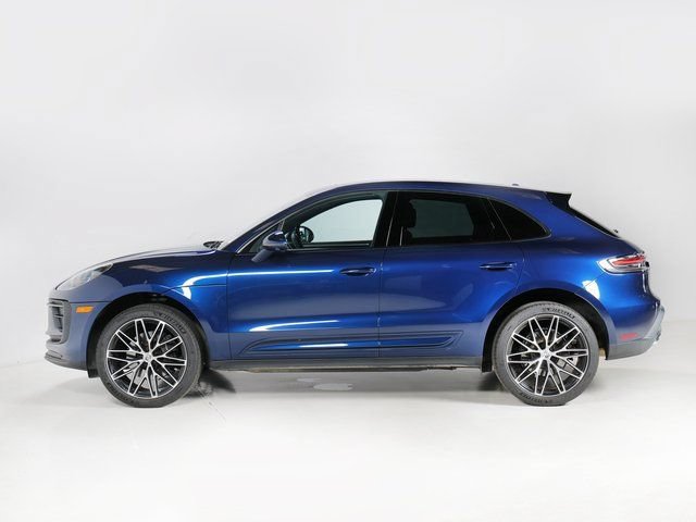 Certified 2026 Porsche Macan AWD/4WD image 2
