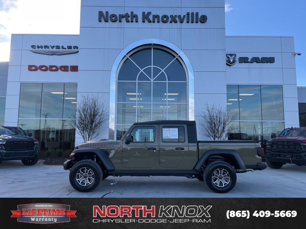Used 2025 Jeep Gladiator Mojave w/ Convenience Group image 2