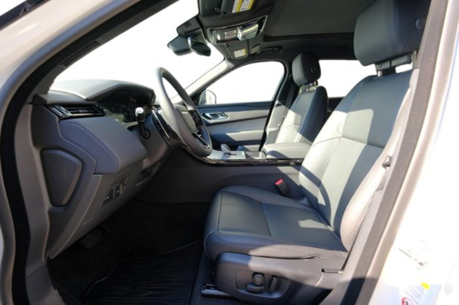 New 2025 Land Rover Range Rover Velar S image 12