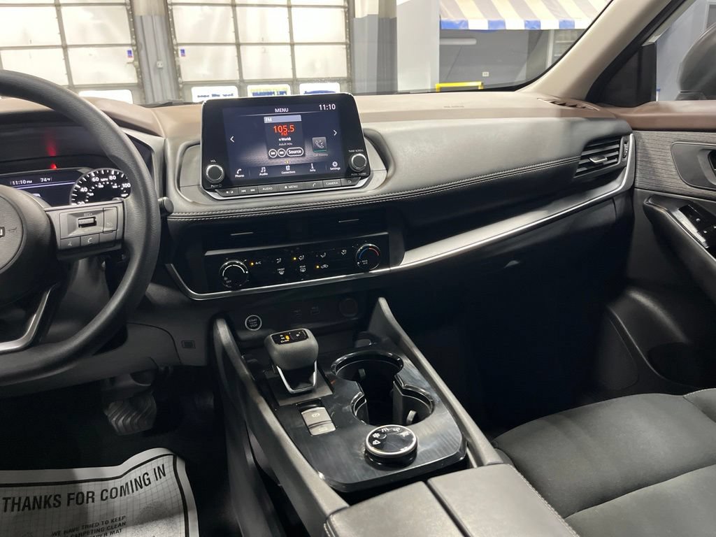 Used 2023 Nissan Rogue S AWD/4WD image 24