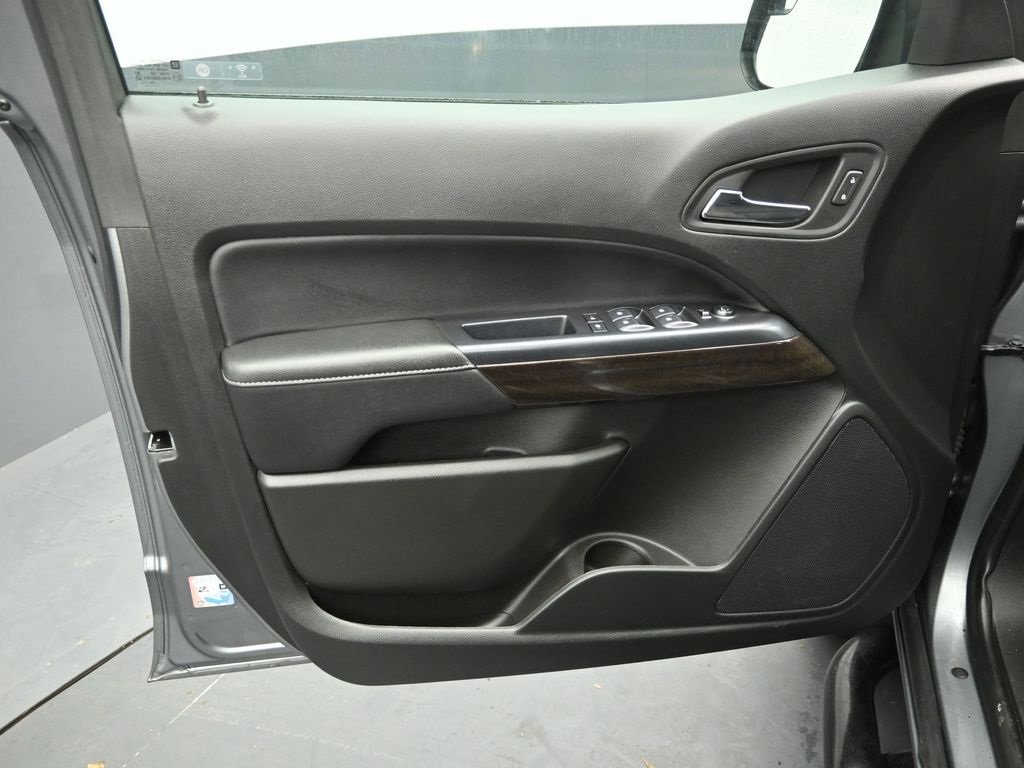 Used 2020 GMC Canyon SLE w/ Driver Alert Package image 18