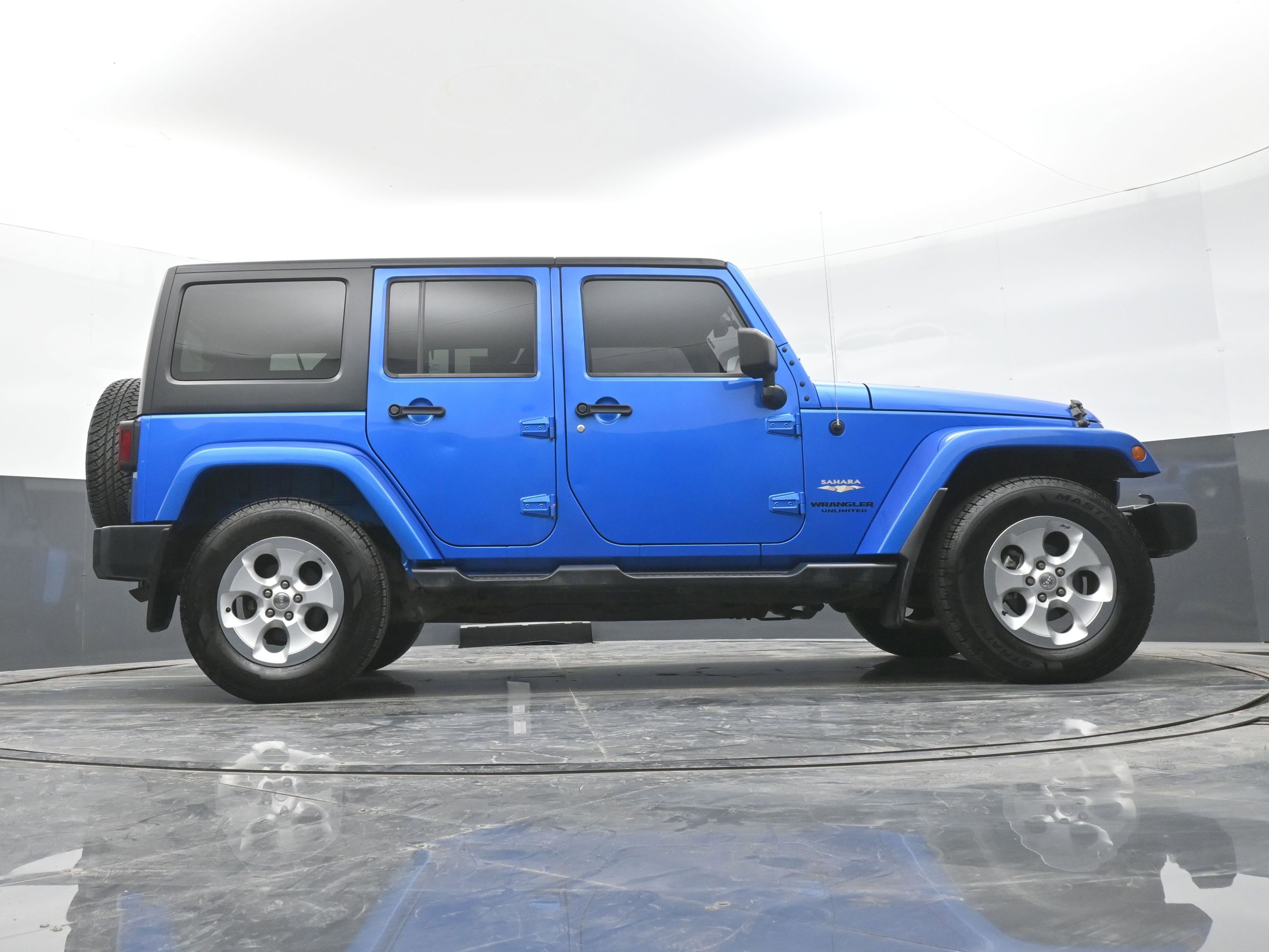 Used 2015 Jeep Wrangler Unlimited Sahara image 40