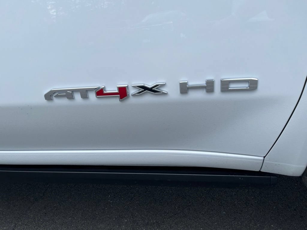 New 2026 GMC Sierra 2500 AT4X AWD/4WD image 9