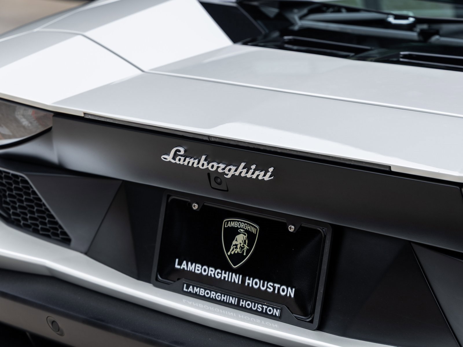 Used 2018 Lamborghini Aventador S image 24