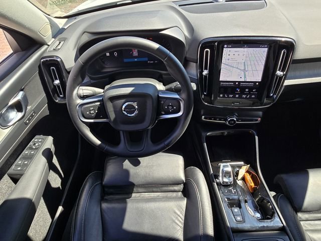 Certified 2023 Volvo XC40 B4 Plus w/ Protection Package Premier image 15