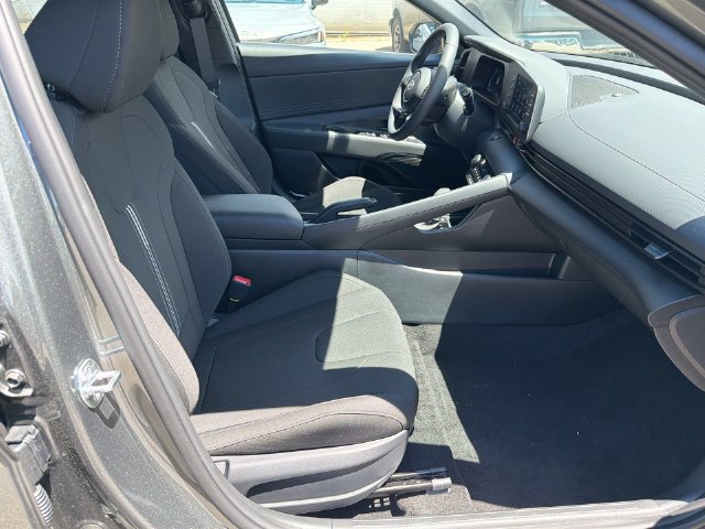 New 2026 Hyundai Elantra Sport FWD image 33