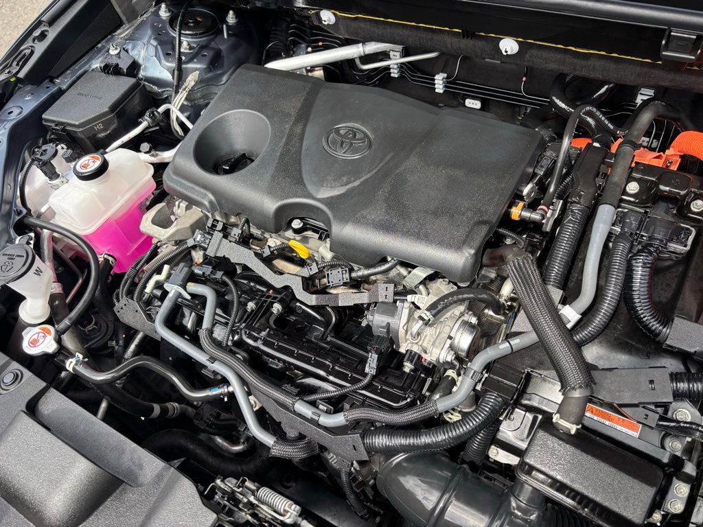 Used 2023 Toyota Venza LE image 29