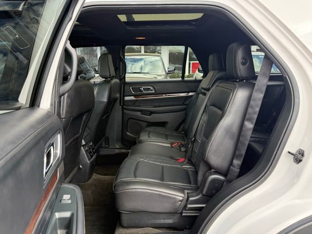 Used 2018 Ford Explorer Platinum image 28