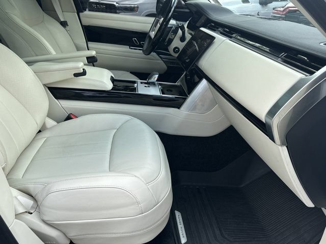 Used 2024 Land Rover Range Rover SE AWD/4WD image 15