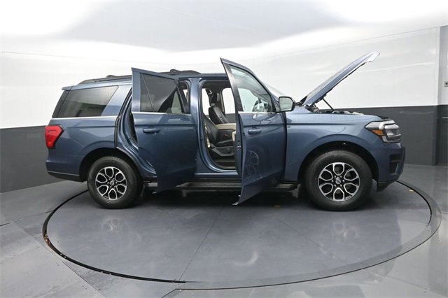 Used 2022 Ford Expedition XLT image 42