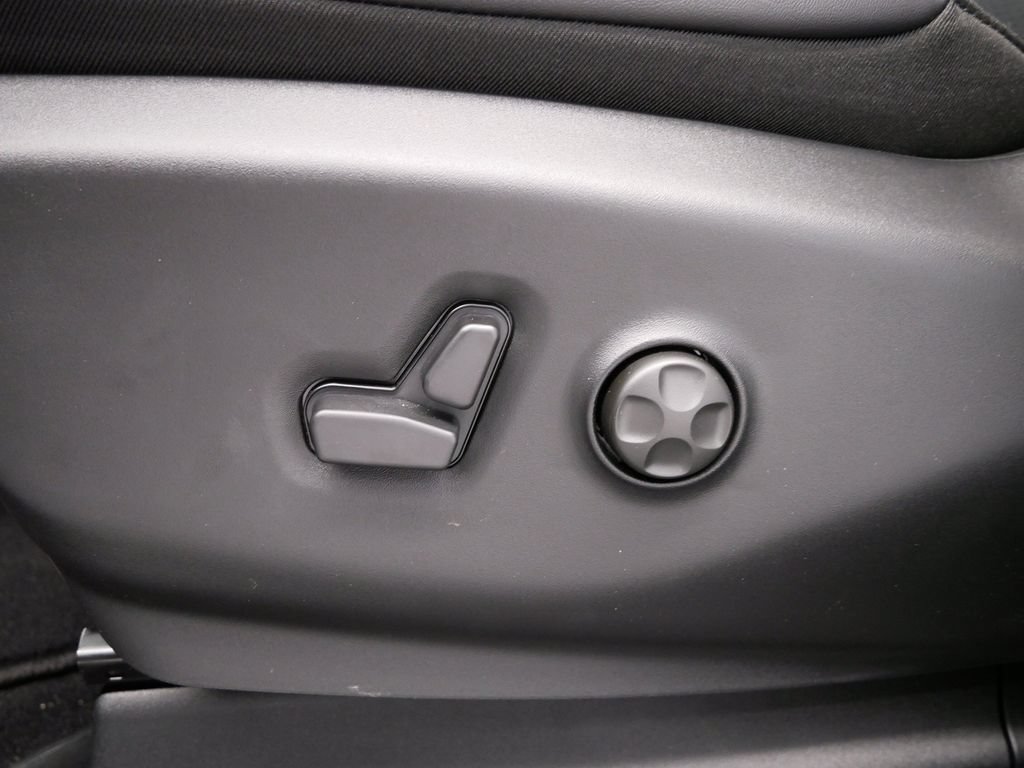 New 2026 Chrysler Voyager LX FWD image 22