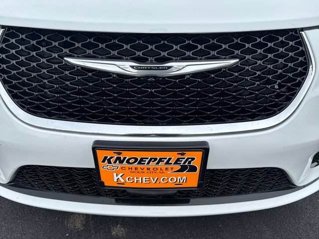 Used 2024 Chrysler Pacifica Touring-L FWD image 31