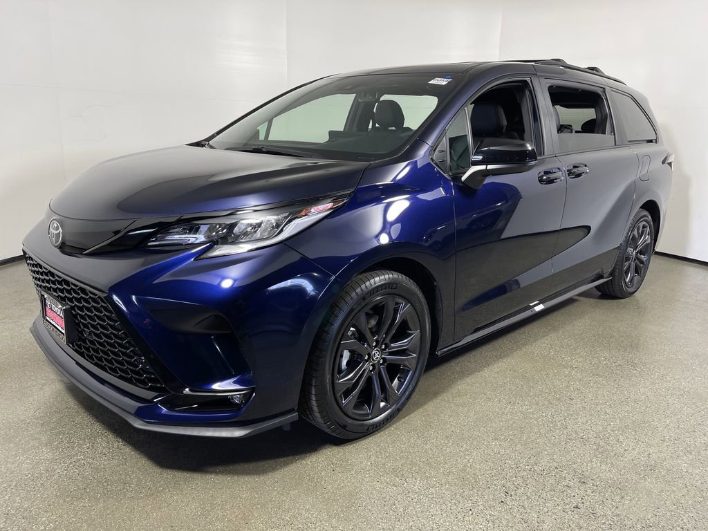 New 2026 Toyota Sienna XSE image 7