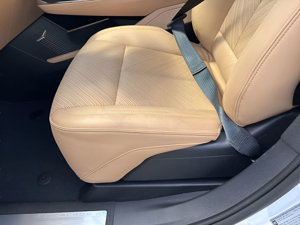 New 2025 Cadillac Escalade IQ Luxury 2 AWD/4WD image 28