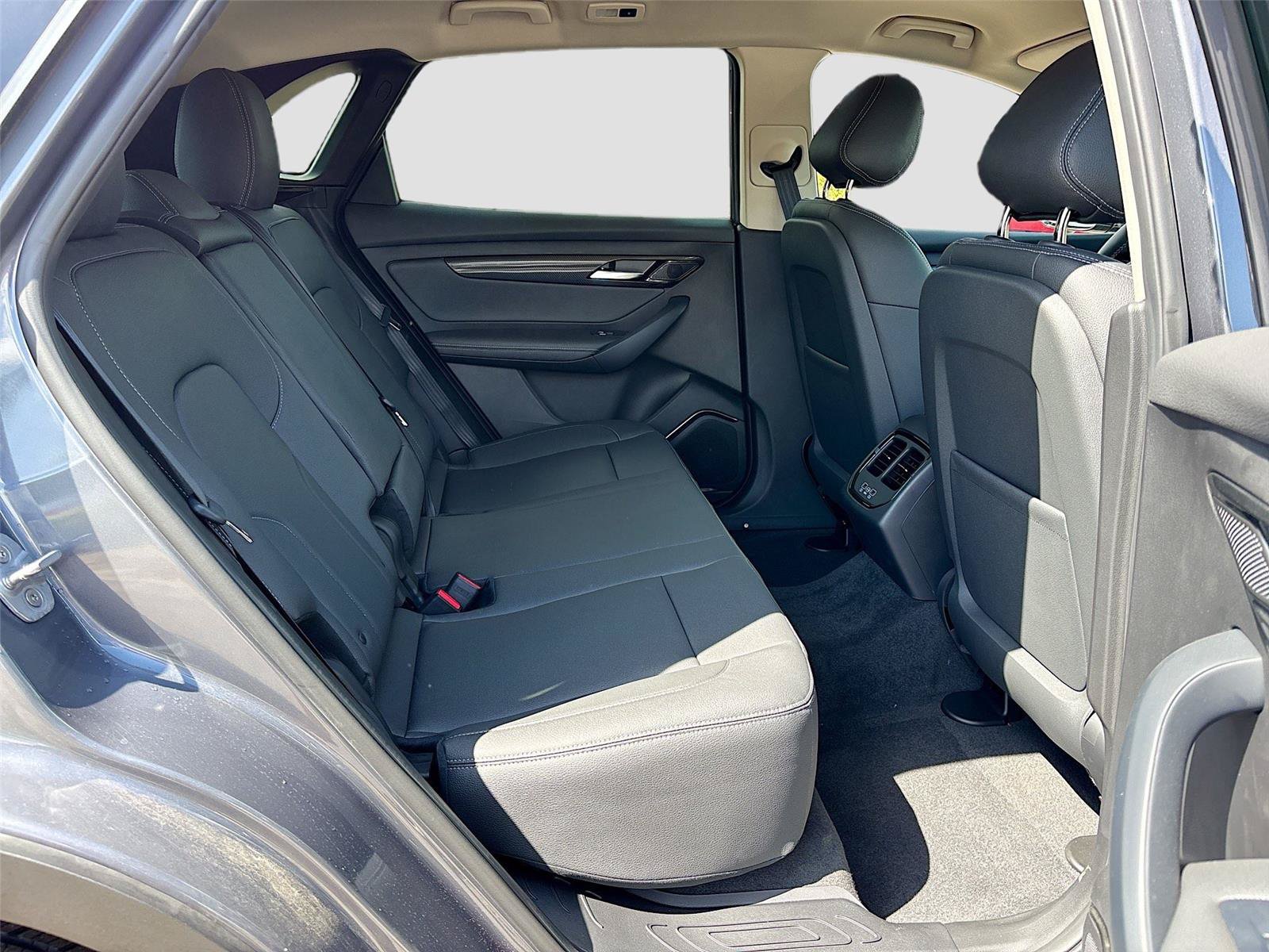 New 2025 VinFast VF 8 Eco AWD/4WD image 26