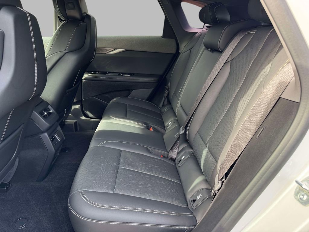 Used 2025 Cadillac Optiq Luxury 2 w/ LPO, Floor Liner Package AWD/4WD image 22