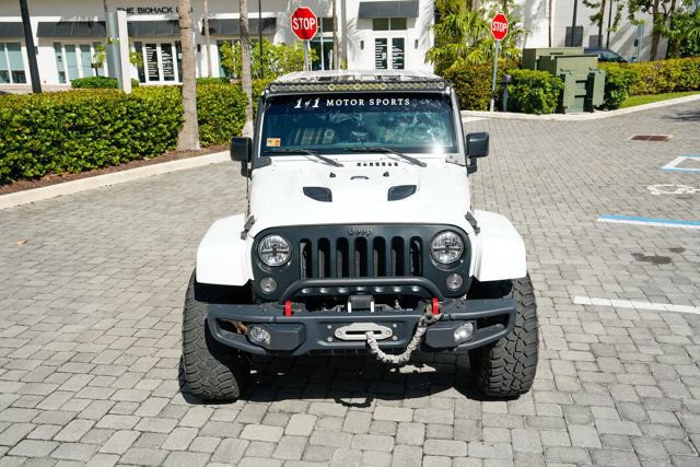 Used 2016 Jeep Wrangler Unlimited Rubicon AWD/4WD image 5