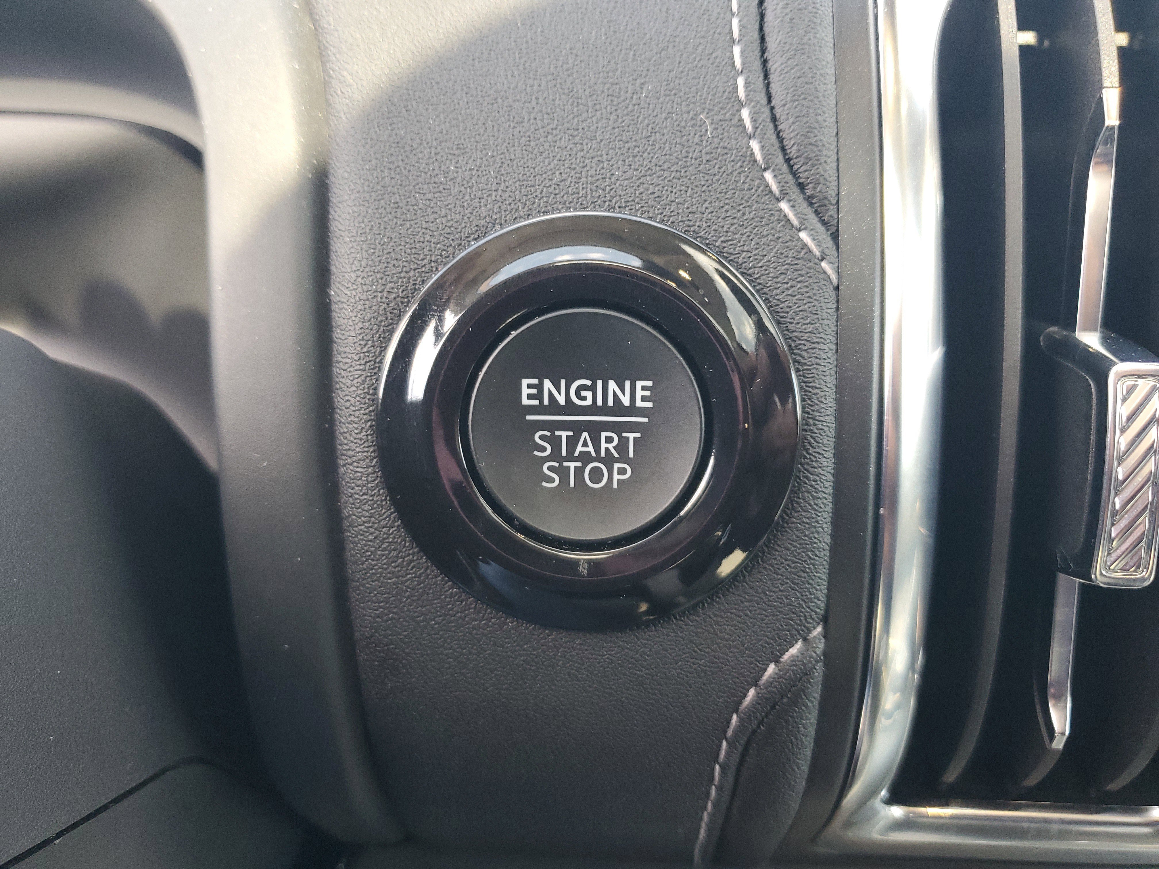 Used 2025 Ford Expedition Platinum w/ Driver's Package image 27