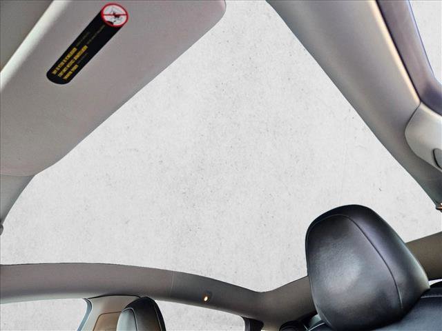 Used 2022 Tesla Model Y Performance image 16