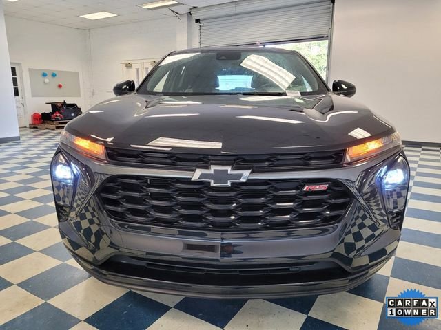 Used 2024 Chevrolet Trax RS w/ Sunroof Package image 2