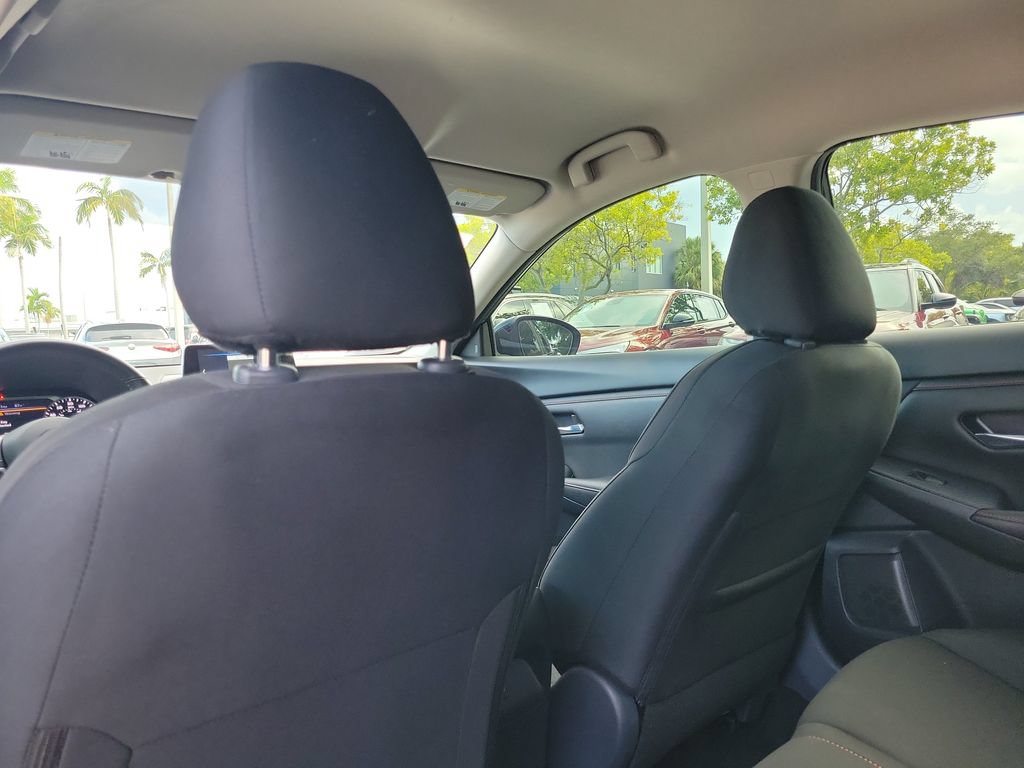 Certified 2024 Nissan Sentra SR FWD image 16