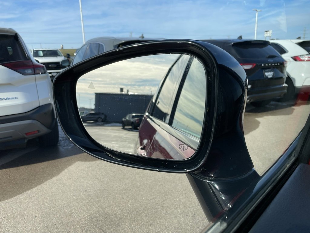 Used 2025 Chrysler Pacifica Limited image 42