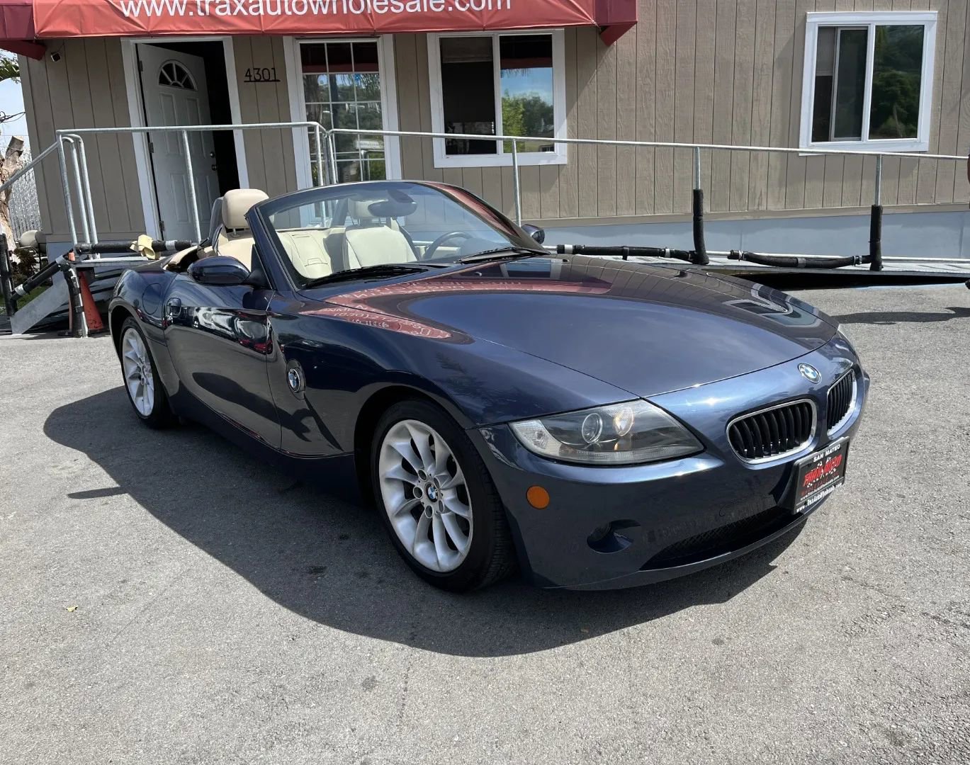 Used 2005 BMW Z4 2.5i image 1