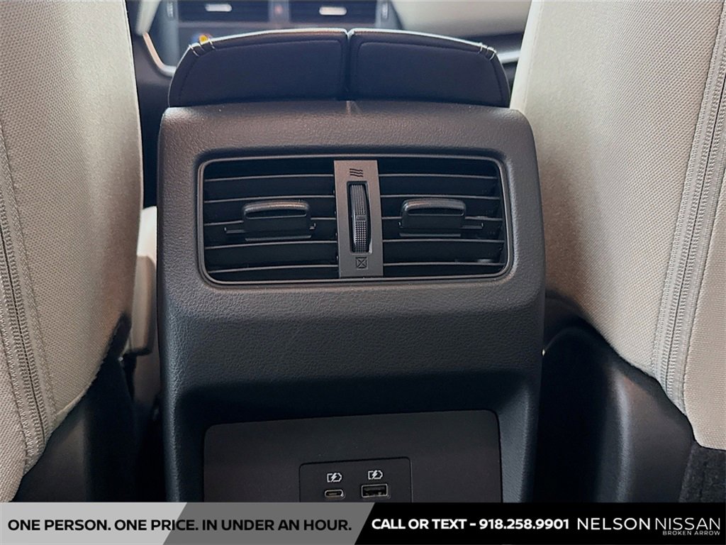 Certified 2023 Nissan Rogue SV image 23