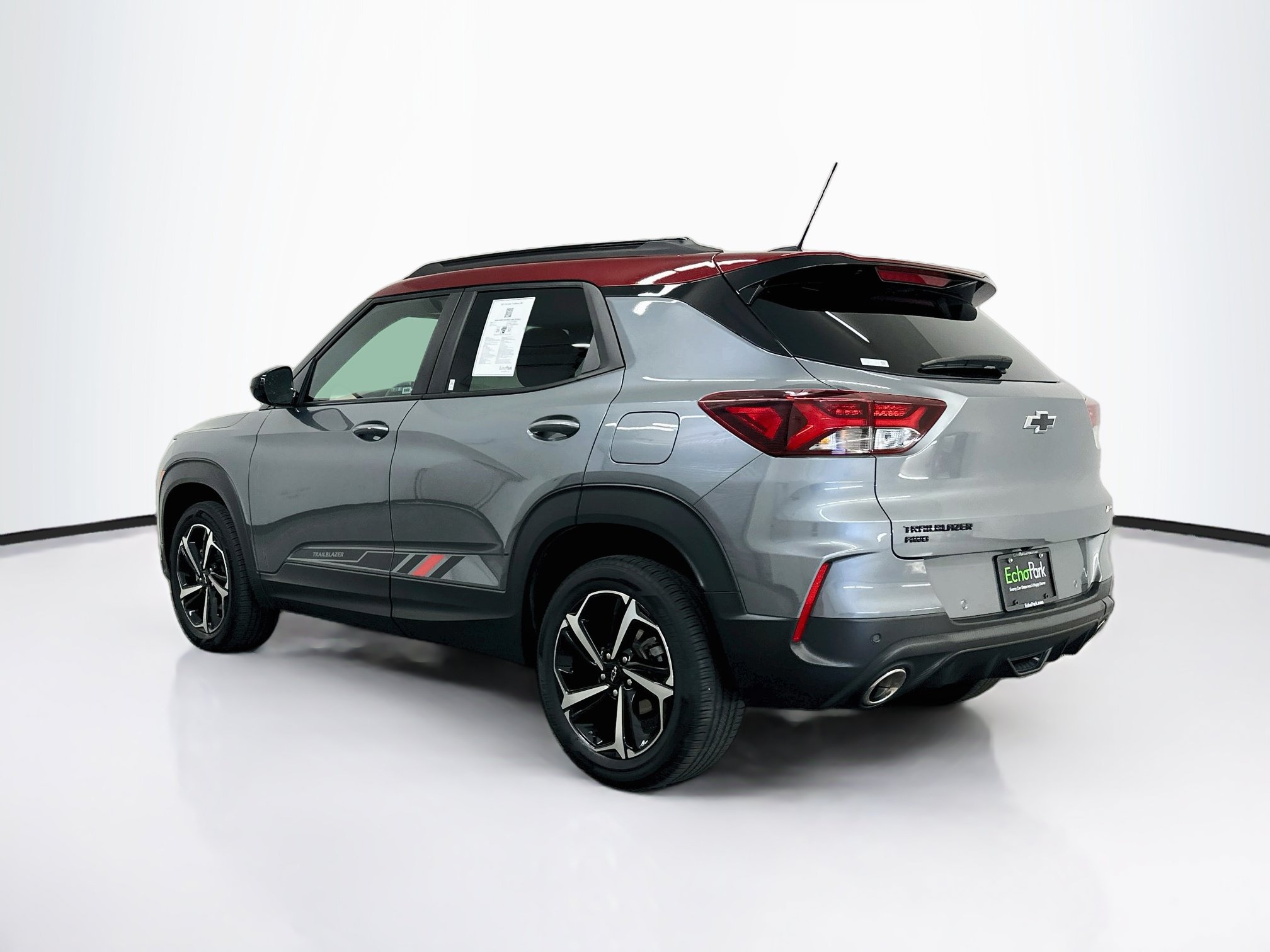 Used 2022 Chevrolet TrailBlazer RS w/ Technology Package AWD/4WD image 5